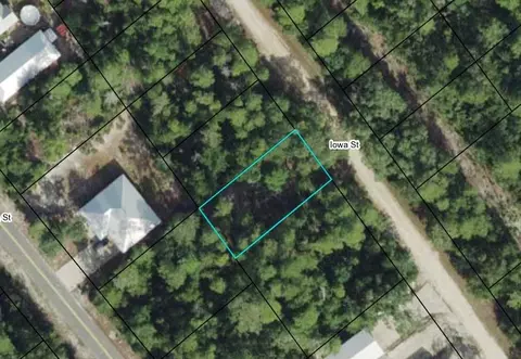 134 Iowa St, Lanark Village, FL 32323