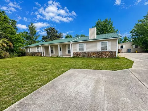 6672 Gardenia St, Wewahitchka, FL 32465