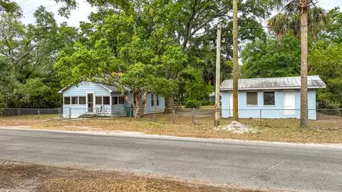 250 Clark Dr, Panacea, FL 32346