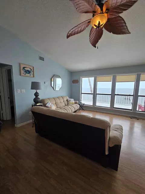 Living - 3150 Hwy 98 E, Carrabelle, FL 32322 photo 5 of 7