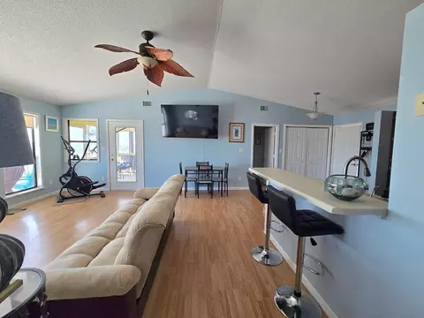 Living - 3150 Hwy 98 E, Carrabelle, FL 32322 photo 3 of 7