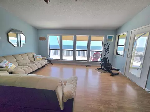 Living - 3150 Hwy 98 E, Carrabelle, FL 32322 photo 2 of 7