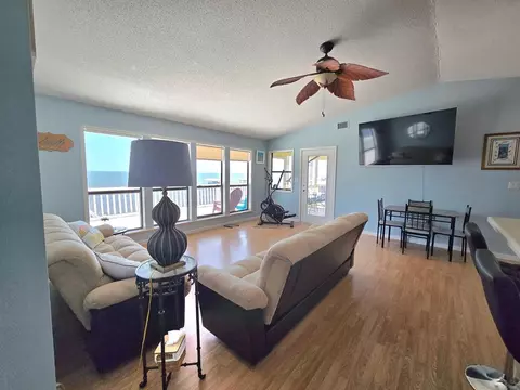 Living - 3150 Hwy 98 E, Carrabelle, FL 32322 photo 4 of 7