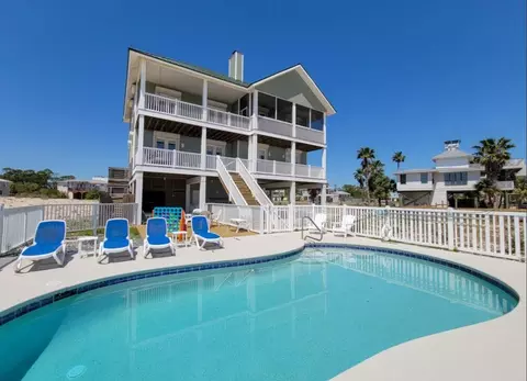 724 E Gulf Beach Dr, Saint George Island, FL 32328