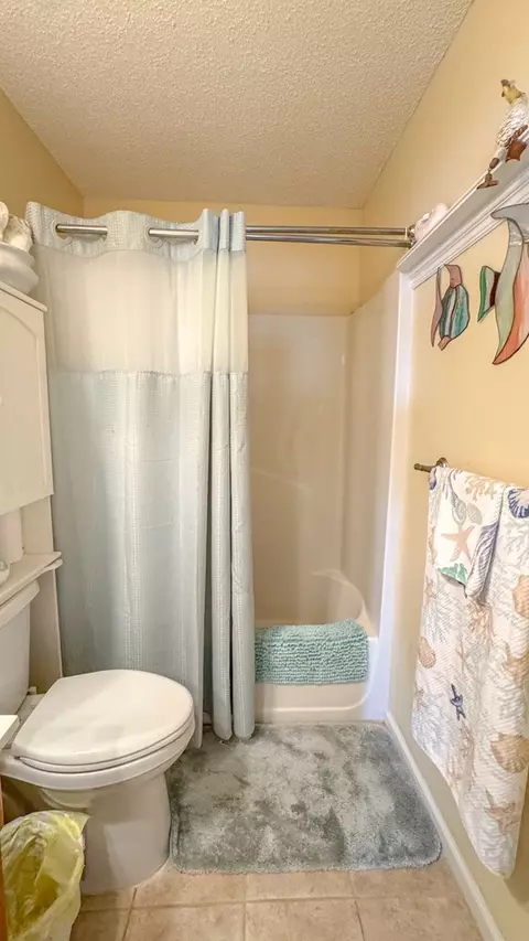 Bath - 2320 Hwy 98 E, Carrabelle, FL 32322 photo 5 of 5
