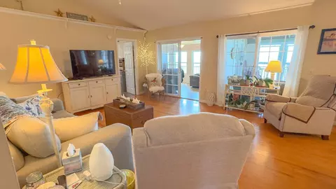 Living - 2320 Hwy 98 E, Carrabelle, FL 32322 photo 3 of 5