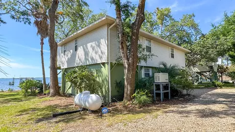 Exterior - 2320 Hwy 98 E, Carrabelle, FL 32322 photo 4 of 15
