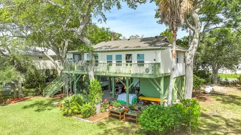 Exterior - 2320 Hwy 98 E, Carrabelle, FL 32322 photo 3 of 15