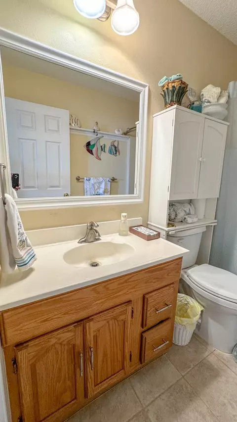 Bath - 2320 Hwy 98 E, Carrabelle, FL 32322 photo 4 of 5