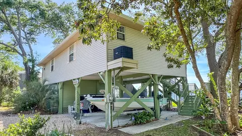 Exterior - 2320 Hwy 98 E, Carrabelle, FL 32322 photo 5 of 15