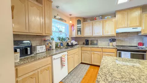 Kitchen - 2320 Hwy 98 E, Carrabelle, FL 32322 photo 2 of 4