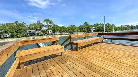 Exterior - 2320 Hwy 98 E, Carrabelle, FL 32322 photo 7 of 15