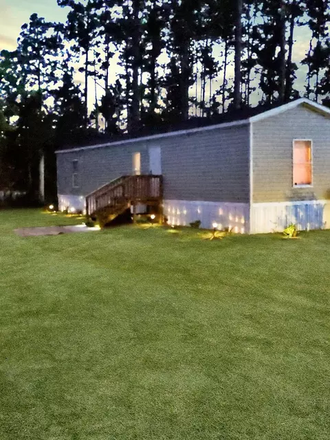 138 Maple Ave, Wewahitchka, FL 32465