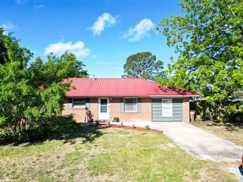 2102 Cypress Ave, Port St. Joe, FL 32456
