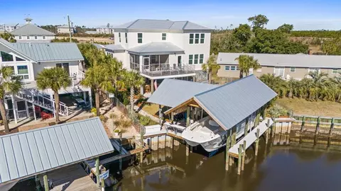 118 N 38th St, Mexico Beach, FL 32456
