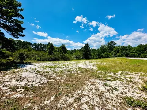 183 Lakes On The Bluff Dr, Eastpoint, FL 32328