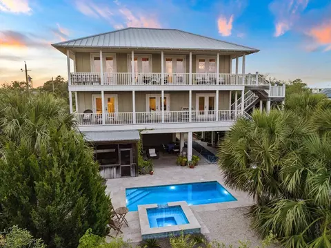 1081 W Gulf Beach Dr, Saint George Island, FL 32328