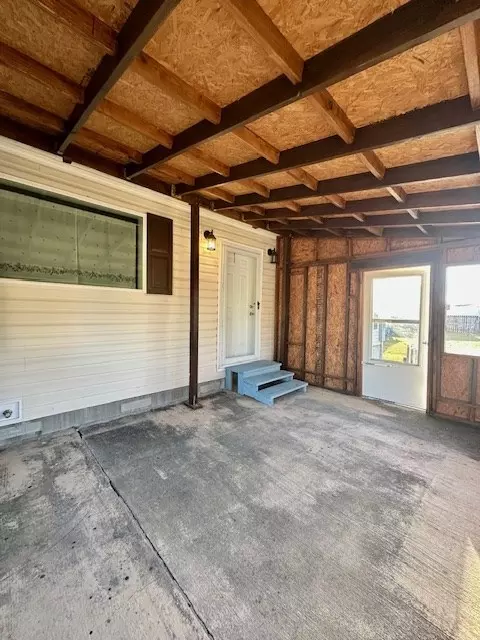 Exterior - 330 Atlantic St, Port St. Joe, FL 32456 photo 6 of 9