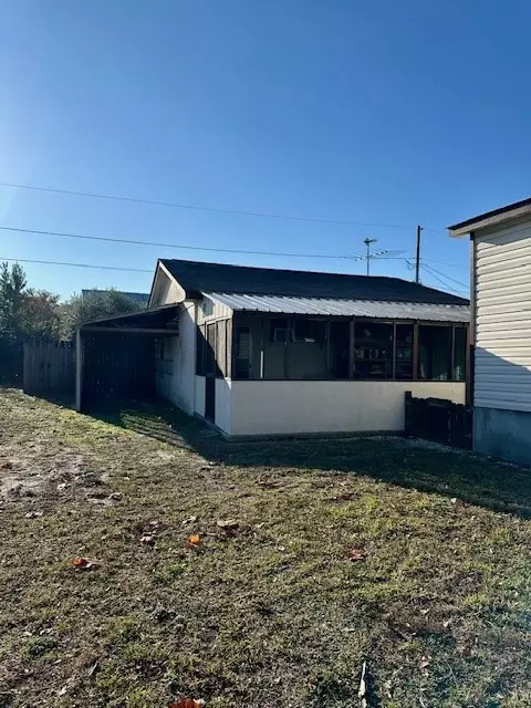 Exterior - 330 Atlantic St, Port St. Joe, FL 32456 photo 7 of 9