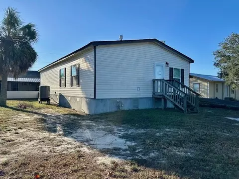 Exterior - 330 Atlantic St, Port St. Joe, FL 32456 photo 2 of 9
