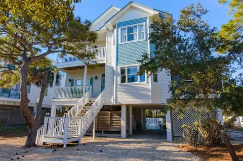 2204 Sailfish Dr, Saint George Island, FL 32328