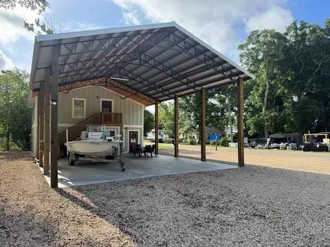 812 NW Ave C, Carrabelle, FL 32322