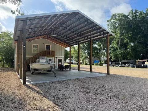 812 NW Ave C, Carrabelle, FL 32322