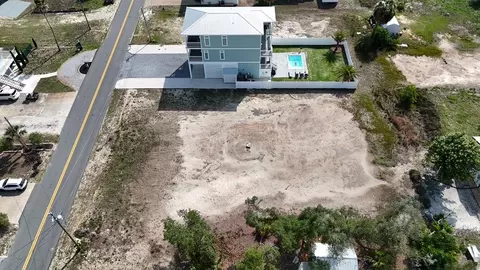 129 Pine St, Port St. Joe, FL 32456