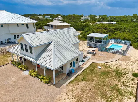 773 W Gorrie Dr, Saint George Island, FL 32328