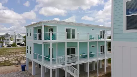105 Circle Dr, Mexico Beach, FL 32456