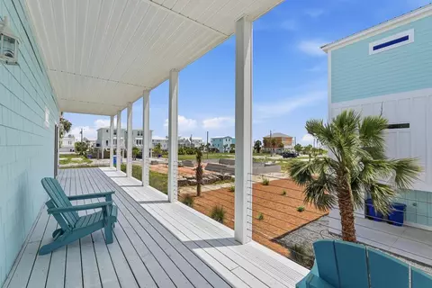 105 Circle Dr, Mexico Beach, FL 32456