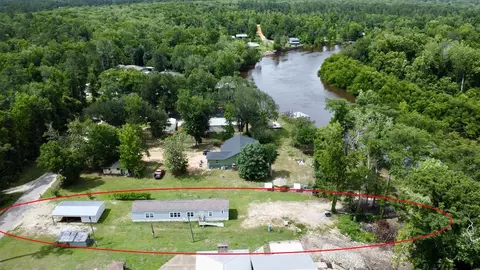 1185 E River Rd, Wewahitchka, FL 32465