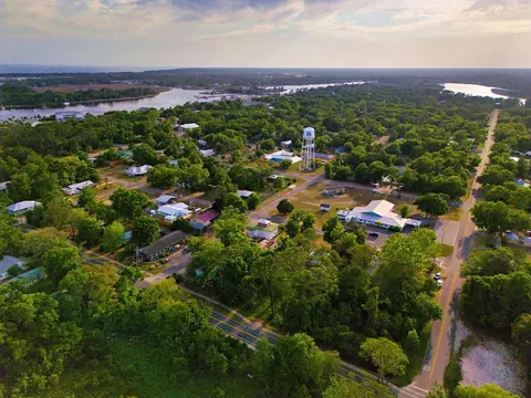 605 Tallahassee St, Carrabelle, FL 32322