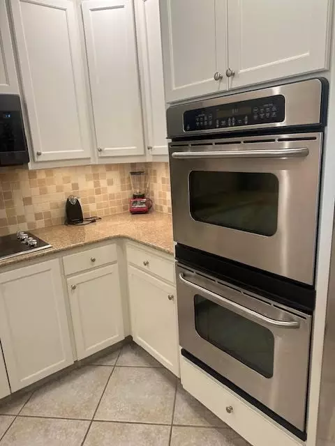 Kitchen - 324 Eagles Way #324, Carrabelle, FL 32322 photo 3 of 3