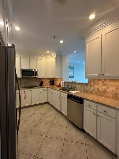 Kitchen - 232 Eagles Way #232, Carrabelle, FL 32322 photo 3 of 4