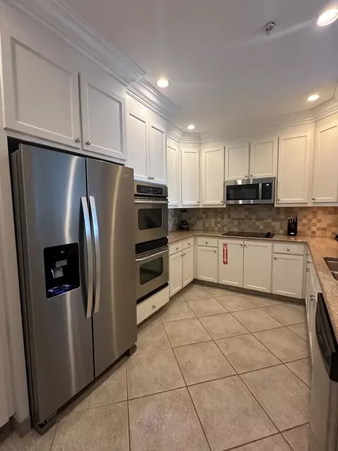 Kitchen - 232 Eagles Way #232, Carrabelle, FL 32322 photo 2 of 4