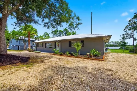 Exterior - 427 River Rd, Carrabelle, FL 32322 photo 1 of 5