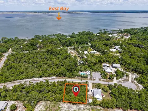 140 Longleaf Rd, Eastpoint, FL 32328
