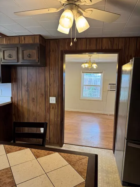 Dining - 505 NW 3rd St, Carrabelle, FL 32322 photo 1 of 2