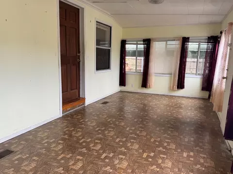 Exterior - 505 NW 3rd St, Carrabelle, FL 32322 photo 6 of 8