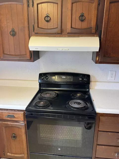 Kitchen - 505 NW 3rd St, Carrabelle, FL 32322 photo 2 of 6