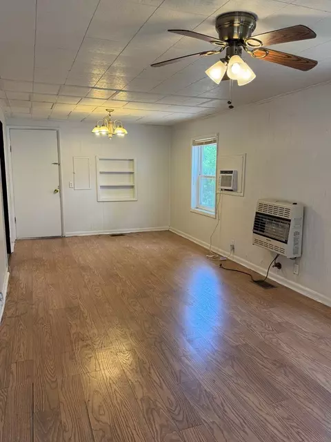Living - 505 NW 3rd St, Carrabelle, FL 32322 photo 3 of 3