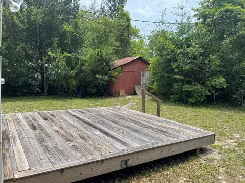 Exterior - 505 NW 3rd St, Carrabelle, FL 32322 photo 5 of 8