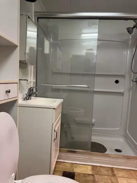 Bath - 505 NW 3rd St, Carrabelle, FL 32322 photo 2 of 2