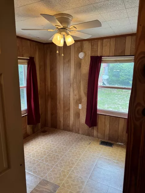 Bedroom - 505 NW 3rd St, Carrabelle, FL 32322 photo 3 of 5
