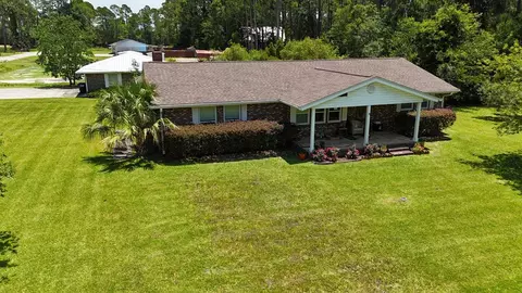 9 Apalachee St, Apalachicola, FL 32320