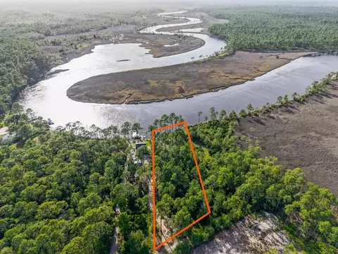150 New River Ln, Carrabelle, FL 32322