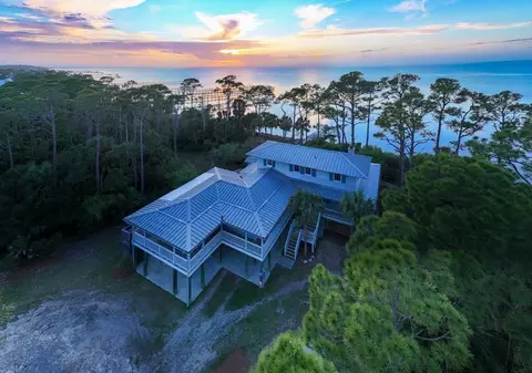 2039 Sand Dollar Trl, Saint George Island, FL 32328