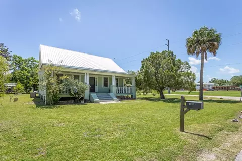 120 11th St, Apalachicola, FL 32320