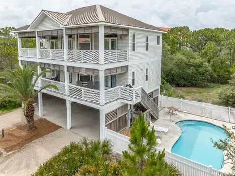 1804 Suzie Ct, Saint George Island, FL 32328